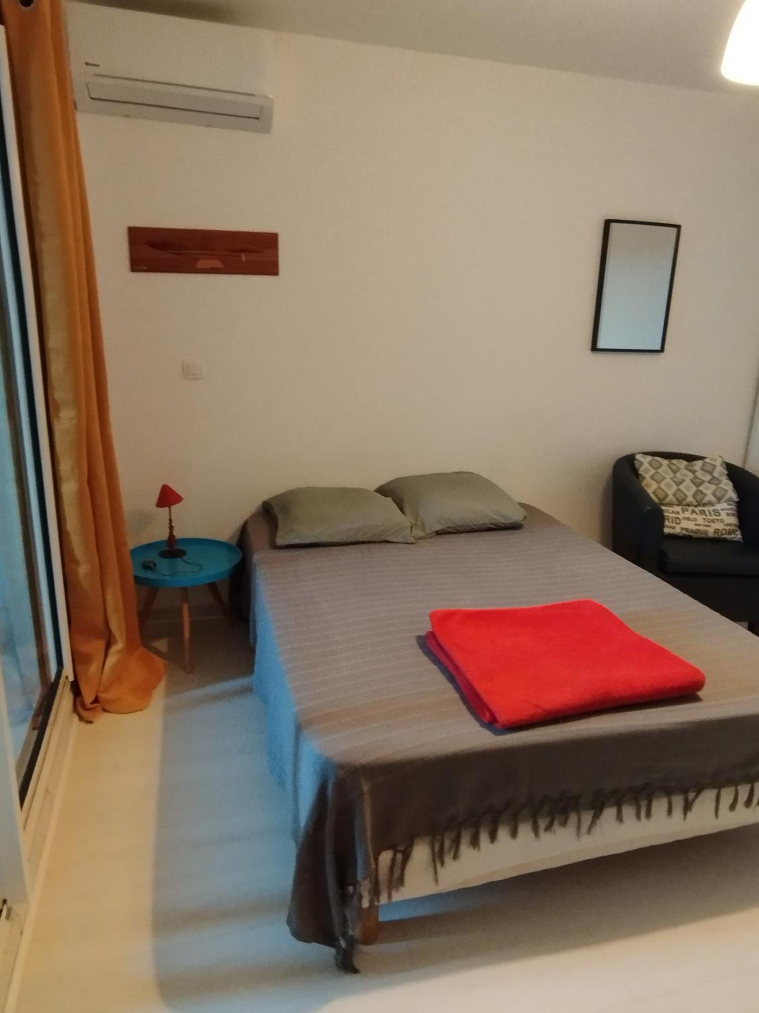 Studio Au Calme Saint-Denis Dış mekan fotoğraf